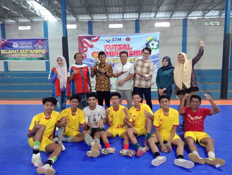 Didukung PT STM, PWI Dompu Sukses Gelar Futsal Cup