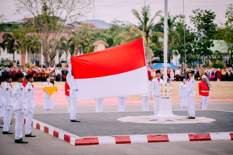 Upacara HUT RI ke 80 di Dompu Diwarnai Siswi Paskibraka Jatuh Pingsan