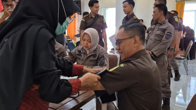 Peringati Hari Lahir Kejaksaan ke- 80 Tahun, Kejari Dompu Gelar Donor Darah