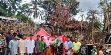 GP Ansor Dompu-Anggota DPRD NTB Nadirah Beri Bantuan Korban Kebakaran Manggelewa