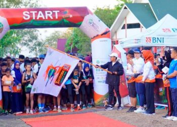 Bupati Dompu Lepas Peserta Tambora Jungle Run 2026, Promosikan Destinasi Wisata Alam