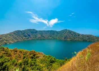 Wisatawan Asing Ramai Kunjungi Pulau Satonda