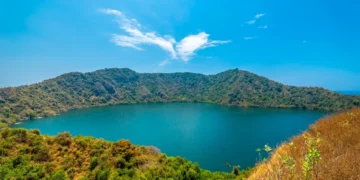 Wisatawan Asing Ramai Kunjungi Pulau Satonda