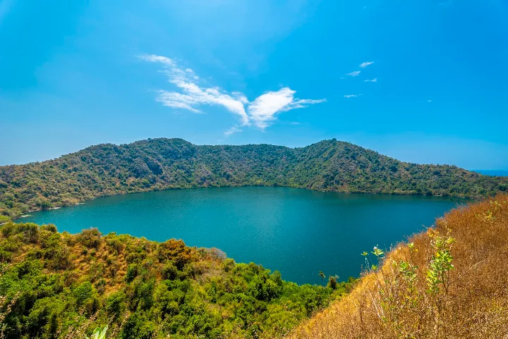 Wisatawan Asing Ramai Kunjungi Pulau Satonda