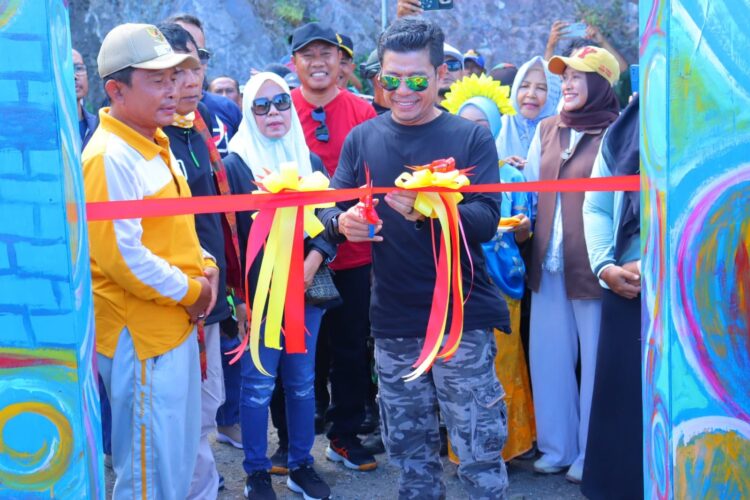 Bupati Dompu Luncurkan Pintu Masuk Wisata Hiu Paus di Desa Soro