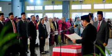 Bupati Dompu Lantik 304 Pejabat-PNS Baru