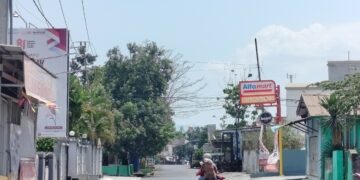 Ritel Modern di Dompu Bebas Berdiri Dekat Pasar Tradisional, Langgar Aturan Zonasi?
